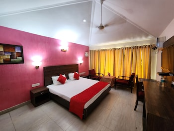 hermitage huts tourist resort