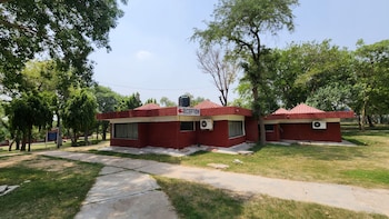 hermitage huts tourist resort