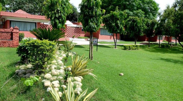 hermitage huts tourist resort