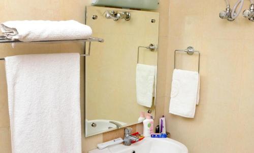 hermitage huts tourist resort