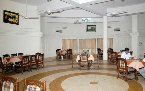 hermitage huts tourist resort