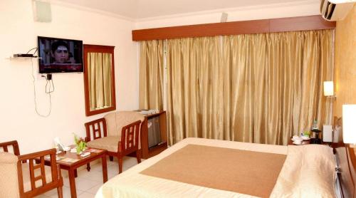 hermitage huts tourist resort