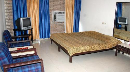 hermitage huts tourist resort