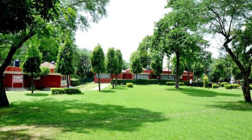 hermitage huts tourist resort