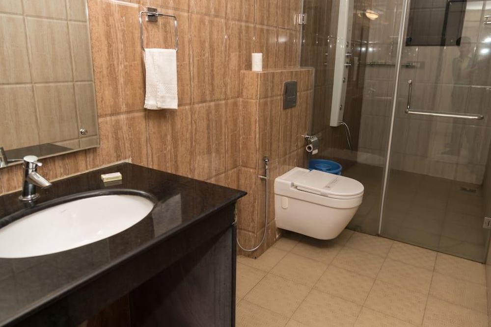 hotel madhuvan serai