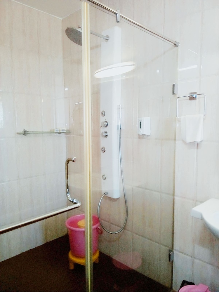 hotel madhuvan serai