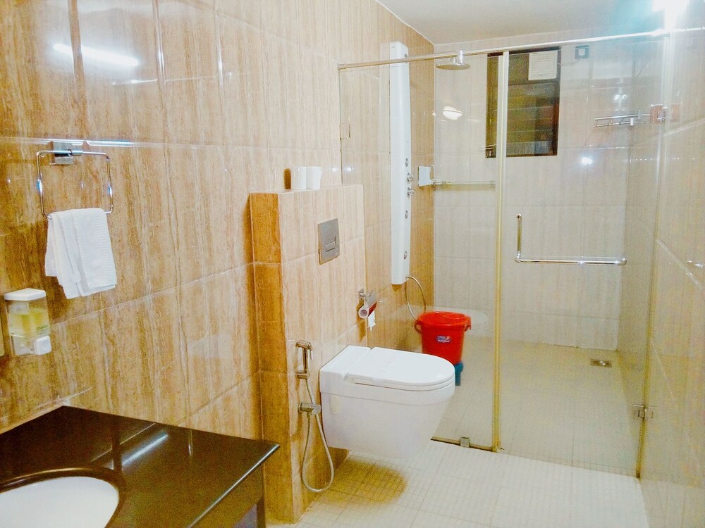 hotel madhuvan serai