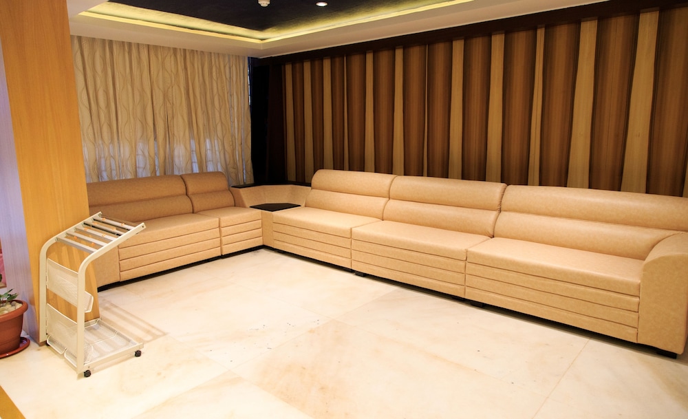 hotel madhuvan serai
