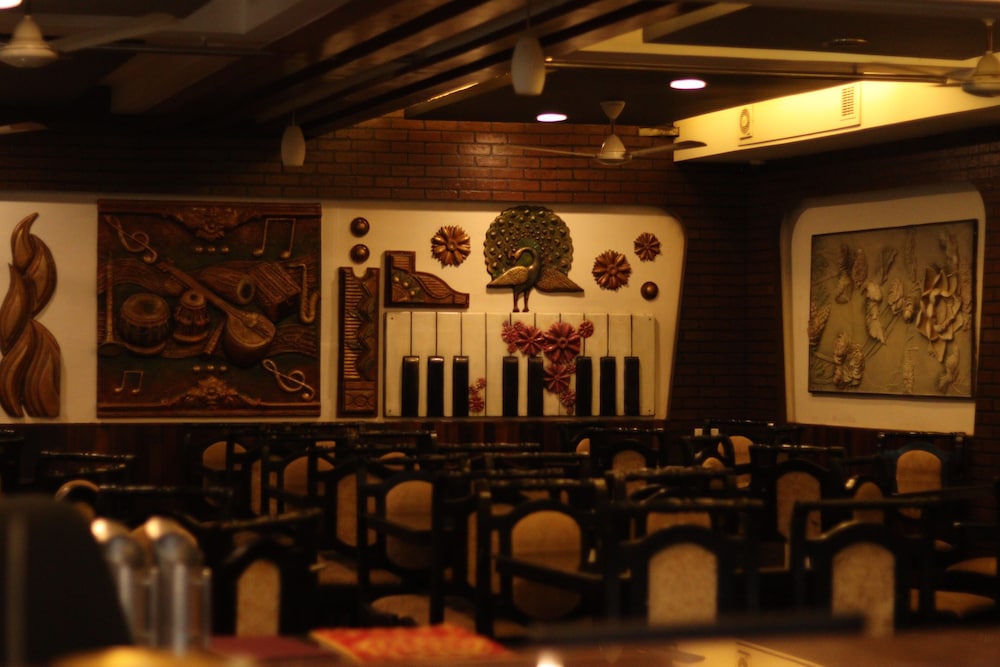 hotel madhuvan serai