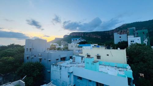 nanda mohan homestay