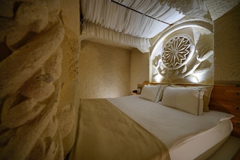 memories cave house