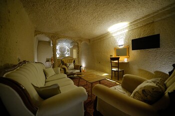 memories cave house