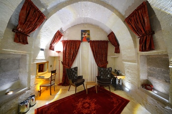 memories cave house