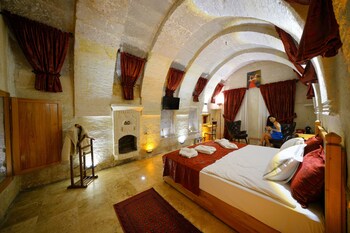 memories cave house