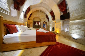 memories cave house