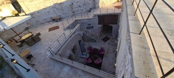 memories cave house