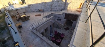 memories cave house