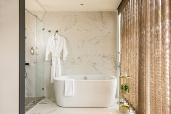 voyage kaohsiung by cosmos oasis