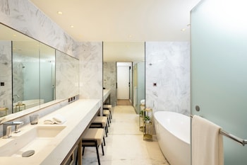 voyage kaohsiung by cosmos oasis