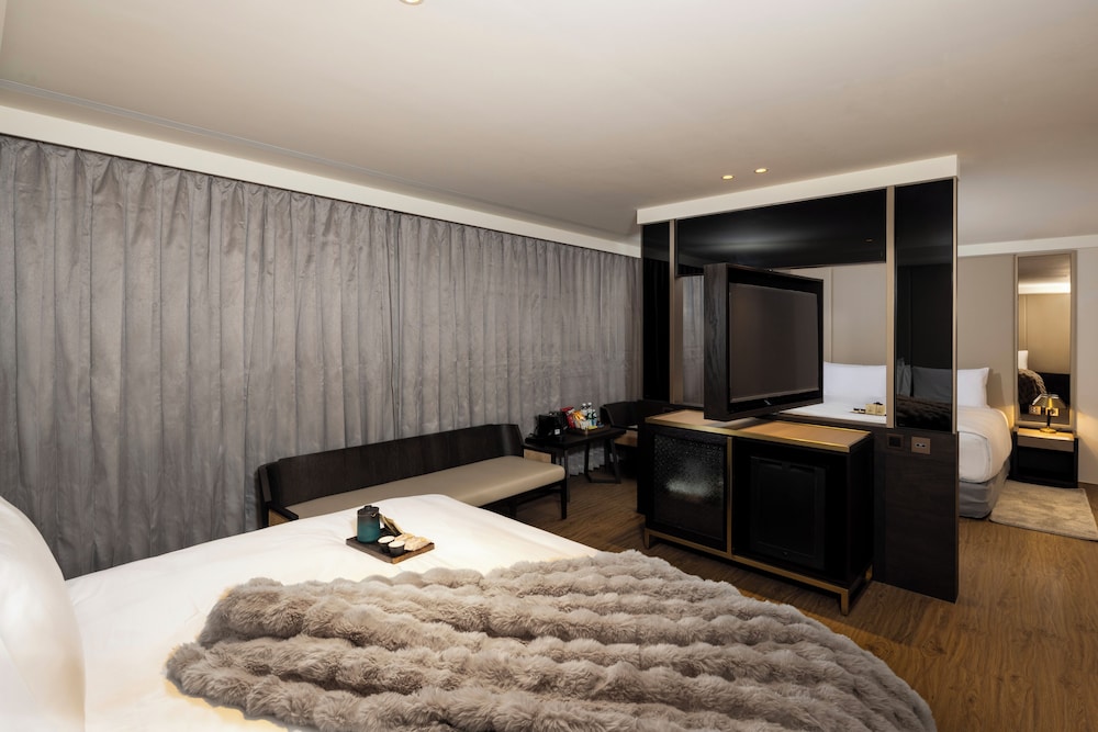 voyage kaohsiung by cosmos oasis