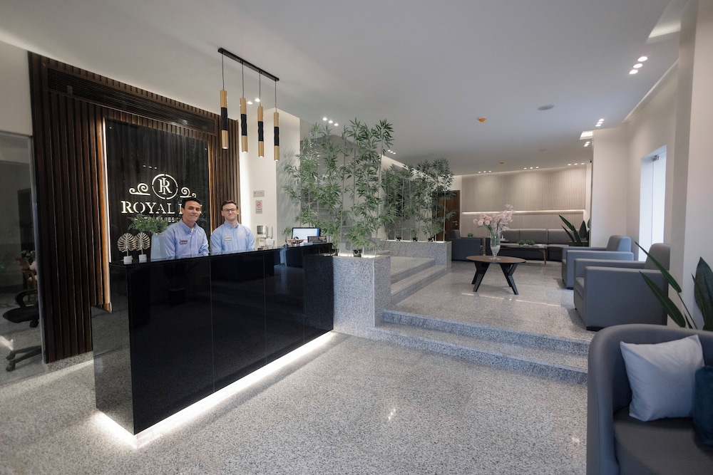 royal inn residence new cairo