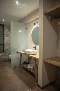 sierra sacred valley