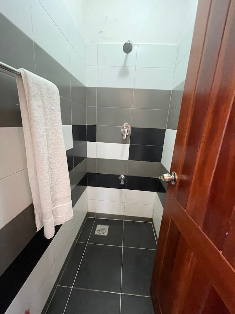 aaradhya nuwara eliya