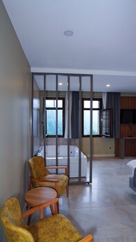 ayder altiparmak suit