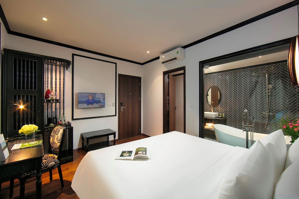 hotel chateau de hanoi