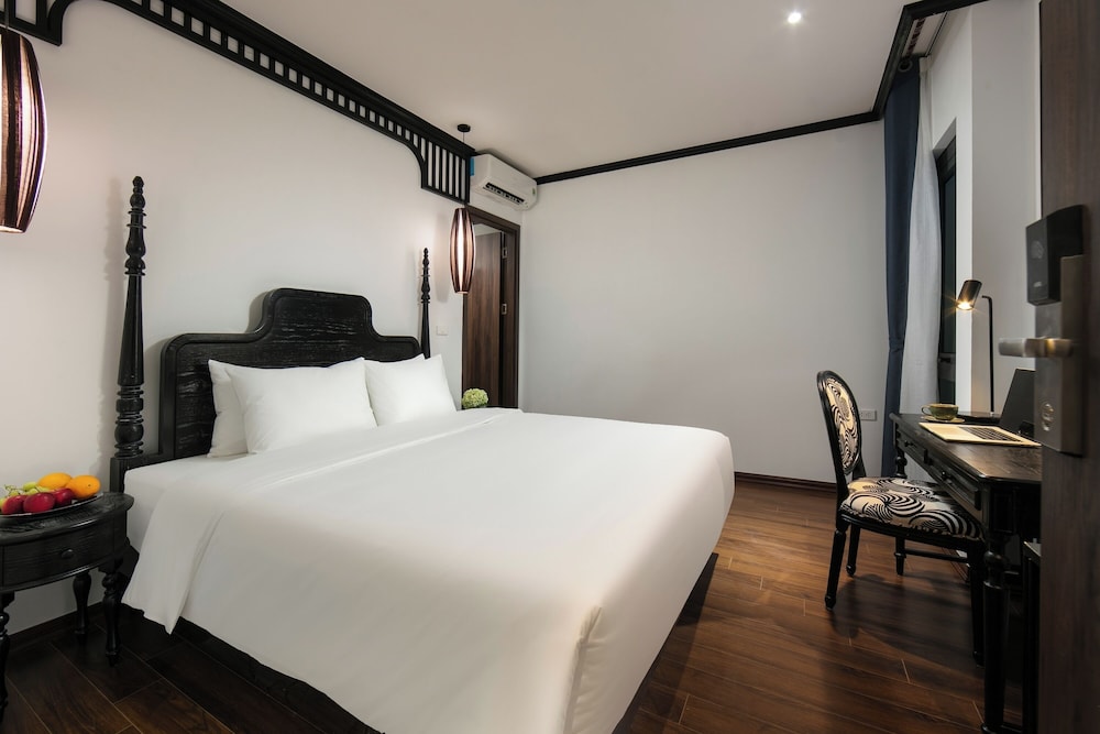 hotel chateau de hanoi