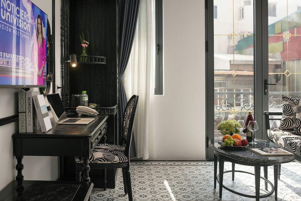 hotel chateau de hanoi