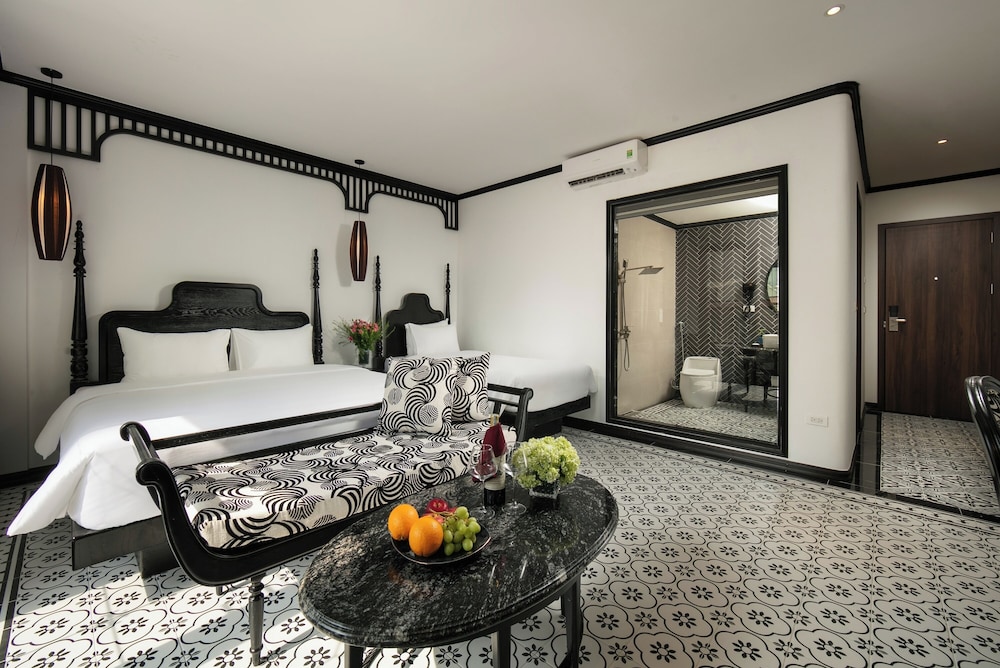 hotel chateau de hanoi