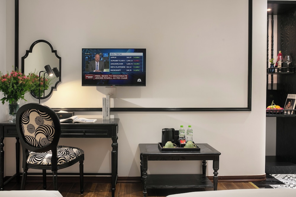 hotel chateau de hanoi