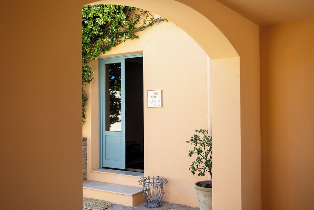 planeta country house and beach club