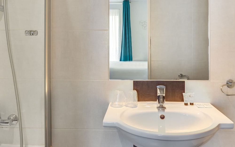 hotel carladez cambronne