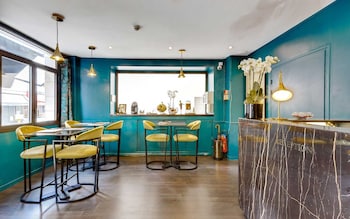 hotel carladez cambronne