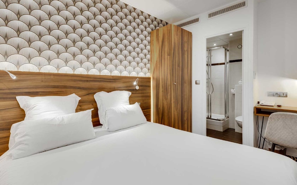 hotel carladez cambronne