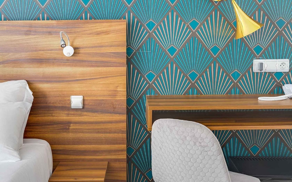 hotel carladez cambronne