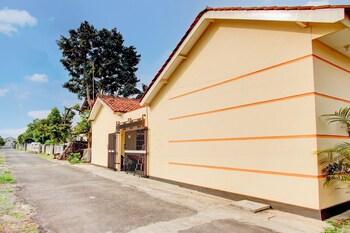 spot on 93988 guest house wijaya syariah