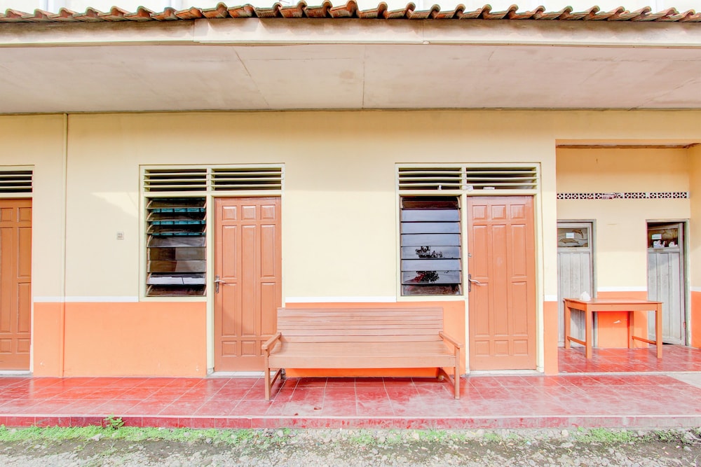 spot on 93988 guest house wijaya syariah