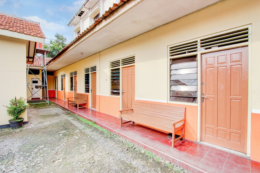 spot on 93988 guest house wijaya syariah