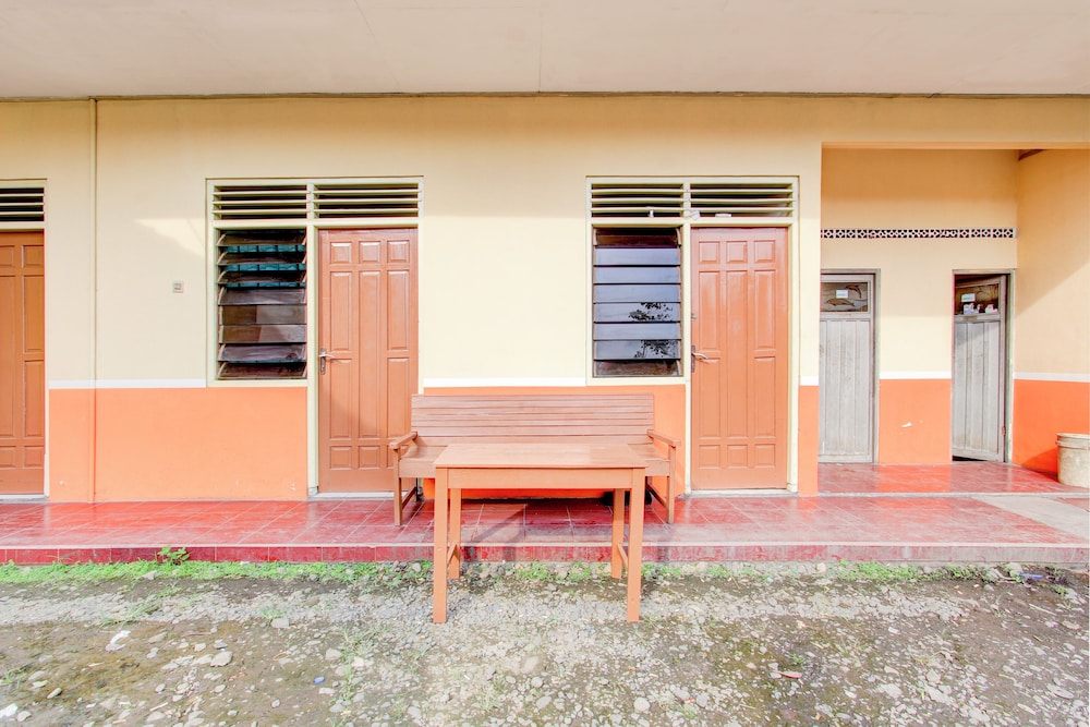 spot on 93988 guest house wijaya syariah