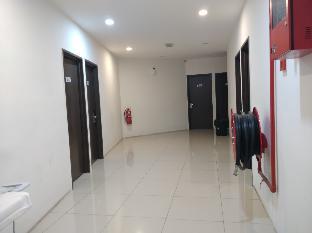 oyo 90995 hotel nk impian