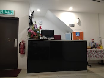 oyo 90995 hotel nk impian