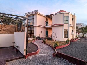 the royal riviera resort and stay