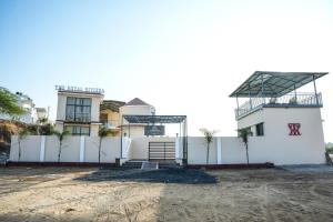 the royal riviera resort and stay