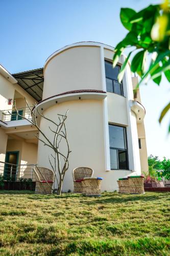 the royal riviera resort and stay