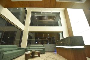 kings kraft tremezzo inn somnath