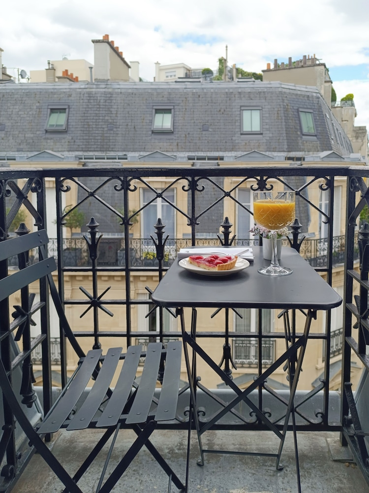 chalgrin boutique hotel