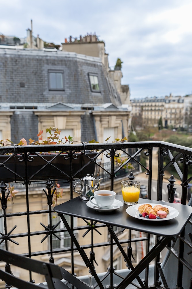 chalgrin boutique hotel